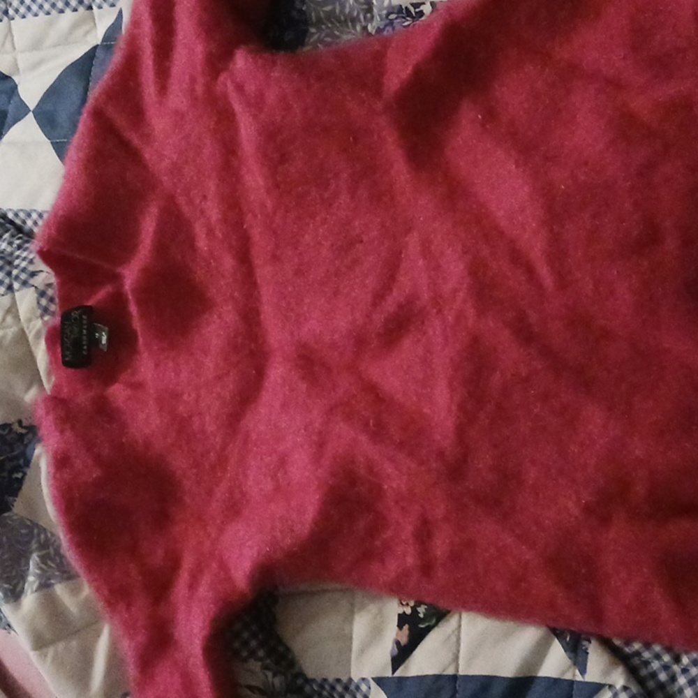 Adorable Girls cashmere sweater